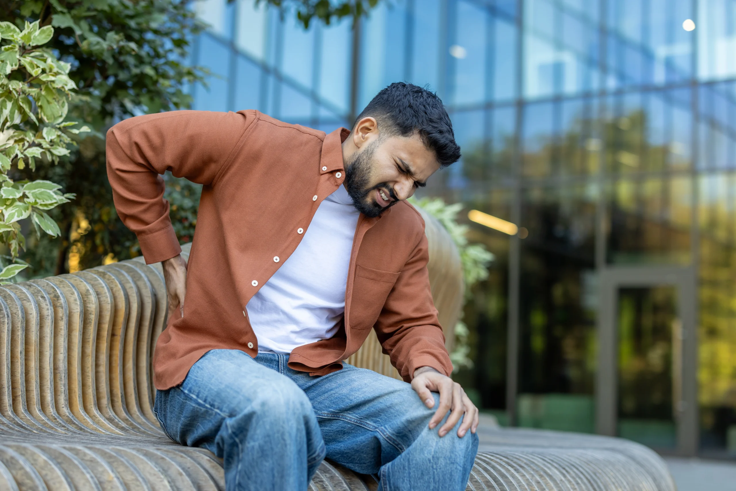 Acute vs Chronic Pain: Which One Needs Immediate Attention? banner